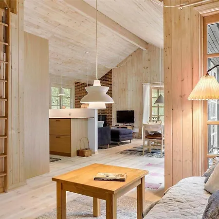 1437-aakirkeby-sjostauan-9 Casa de Férias Vester Somarken